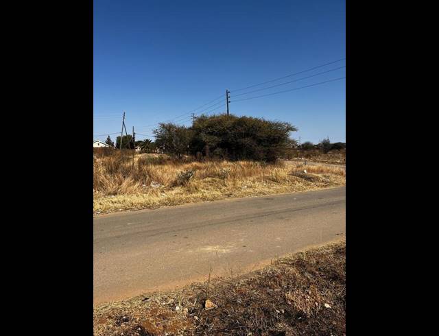 LAND FOR SALE IN MMABATHO 14